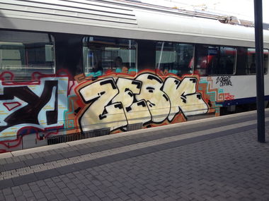 Graffiti Train in Luxembourg - Photo by Grafilzer - zesk