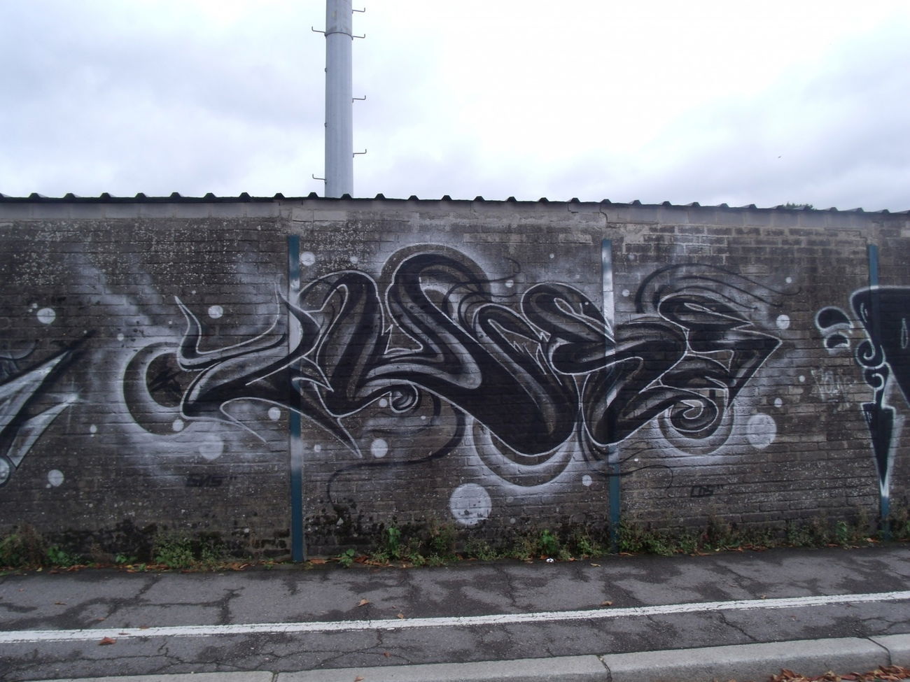 Graffiti Wall in Luxembourg - Photo by Grafilzer