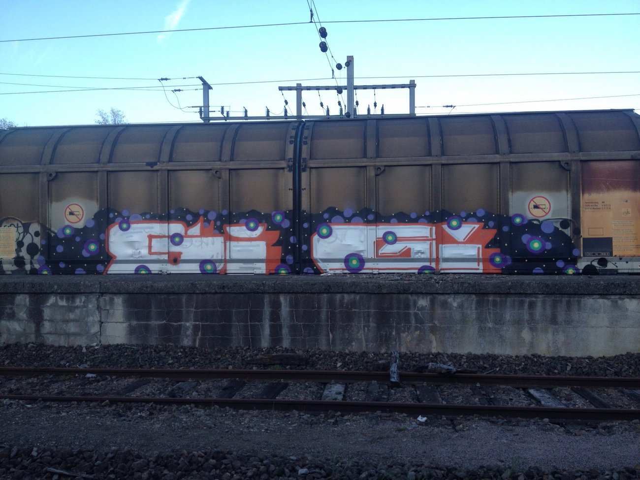 Graffiti Train - Photo by Grafilzer - gigi