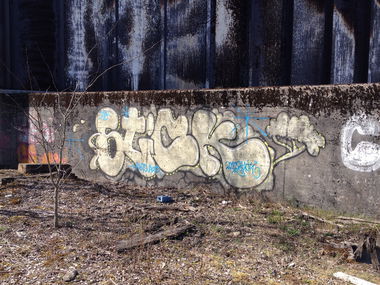 Graffiti Bombing in Luxembourg - Photo by Grafilzer - stick, fdh