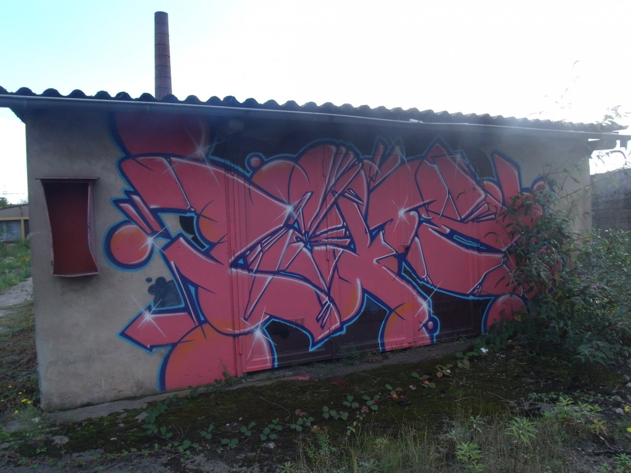 Graffiti Wall in Trier - Photo by Grafilzer - love, kaos