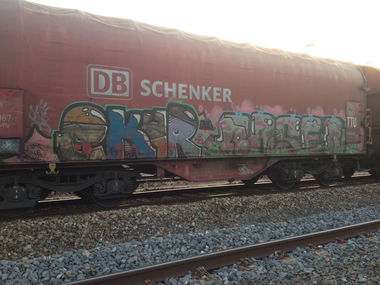 Graffiti Train - Photo by Grafilzer - ekur, raser