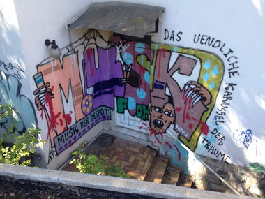 Graffiti Bombing in Luxembourg - Photo by Grafilzer - musk, fdh