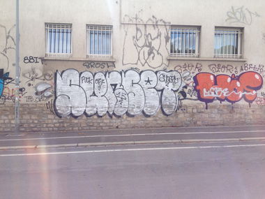 Graffiti Bombing in Luxembourg - Photo by Grafilzer - sunset, bft