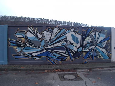 Graffiti Wall in Trier - Photo by Grafilzer - kaos, love