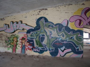 Graffiti Wall in Trier - Photo by Grafilzer - junk, pany