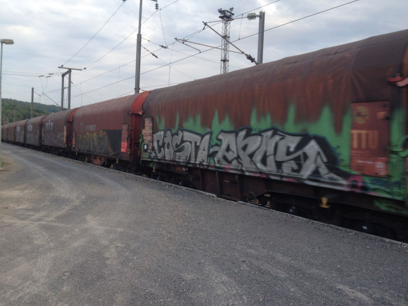 Graffiti Train - Photo by Grafilzer - costa, epos