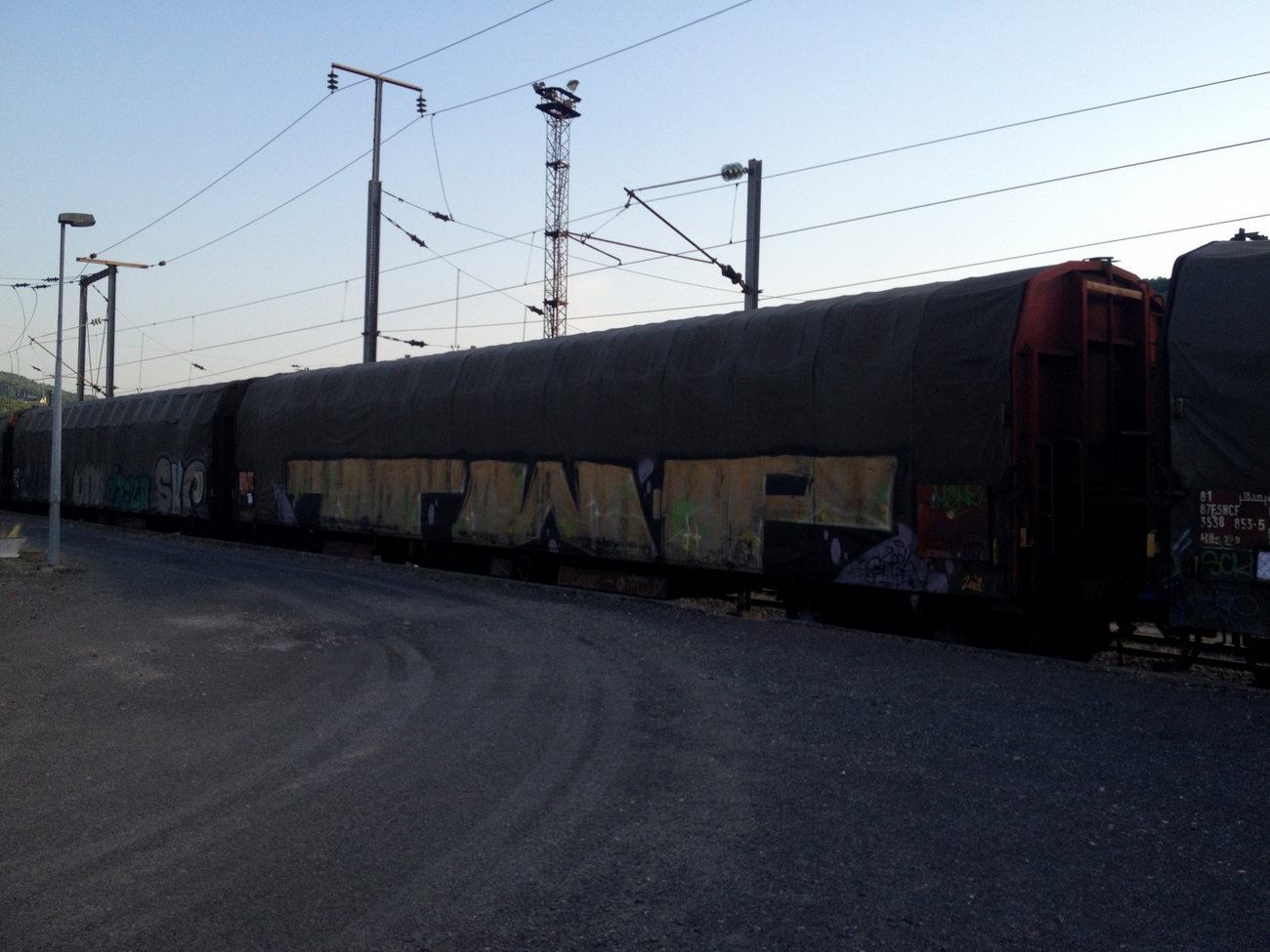 Graffiti Train - Photo by Grafilzer - twp