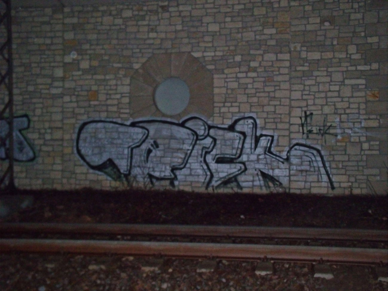 Graffiti Bombing in Trier - Photo by Grafilzer - trick