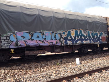 Graffiti Train - Photo by Grafilzer - rek, acp, neg