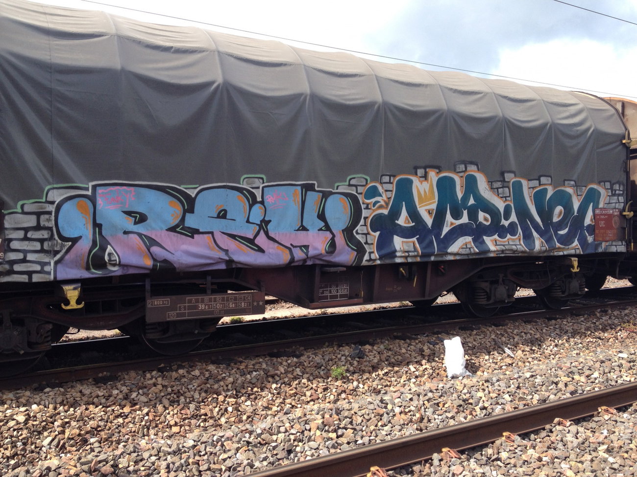 Graffiti Train - Photo by Grafilzer - rek, acp, neg