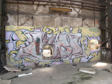 Graffiti Wall in Trier - Photo by Grafilzer - kaiser, tatort, don (2002)