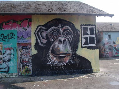 Graffiti Wall in Luxembourg - Photo by Grafilzer - rojo