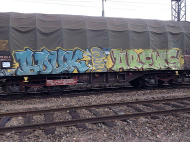 Graffiti Train - Photo by Grafilzer - bouk, aes, arews