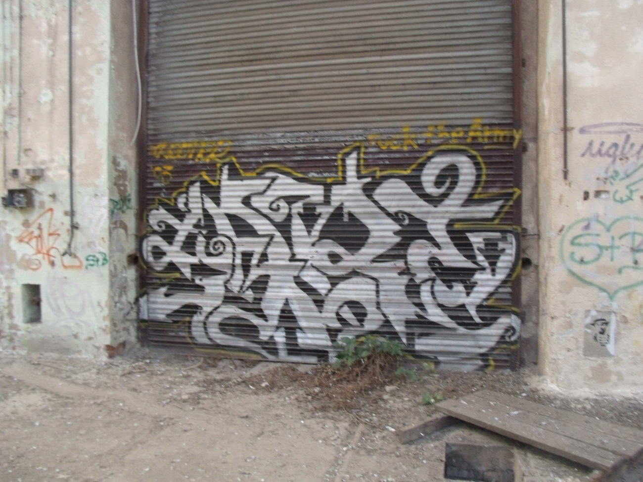 Graffiti Wall in Trier - Photo by Grafilzer - zare (2003)