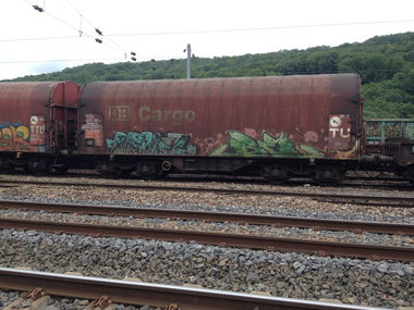 Graffiti Train - Photo by Grafilzer - debil, ubel