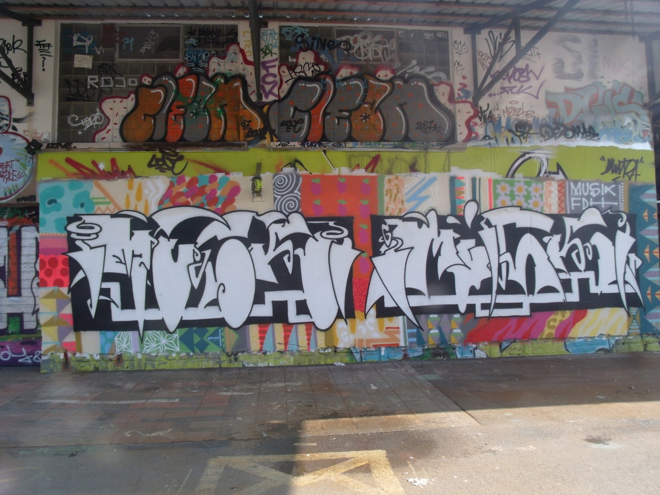 Graffiti Wall in Luxembourg - Photo by Grafilzer - musk, fdh, clean