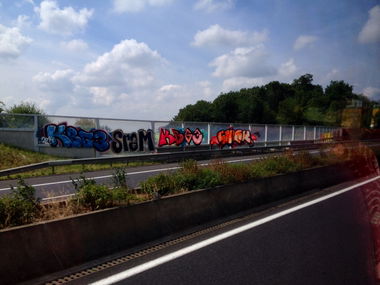 Graffiti Bombing - Photo by Grafilzer - KB63, Sram, Smek (2014)