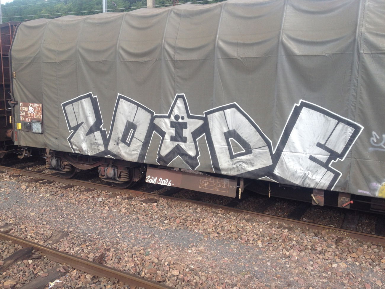 Graffiti Train - Photo by Grafilzer - zoide