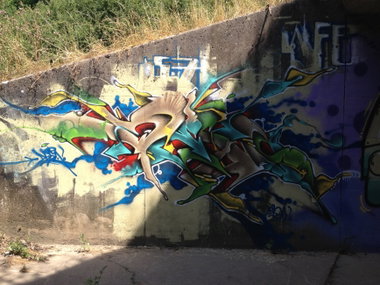 Graffiti Wall - Photo by Grafilzer - deso