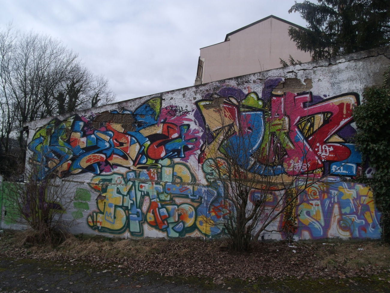 Graffiti Wall in Luxembourg - Photo by Grafilzer