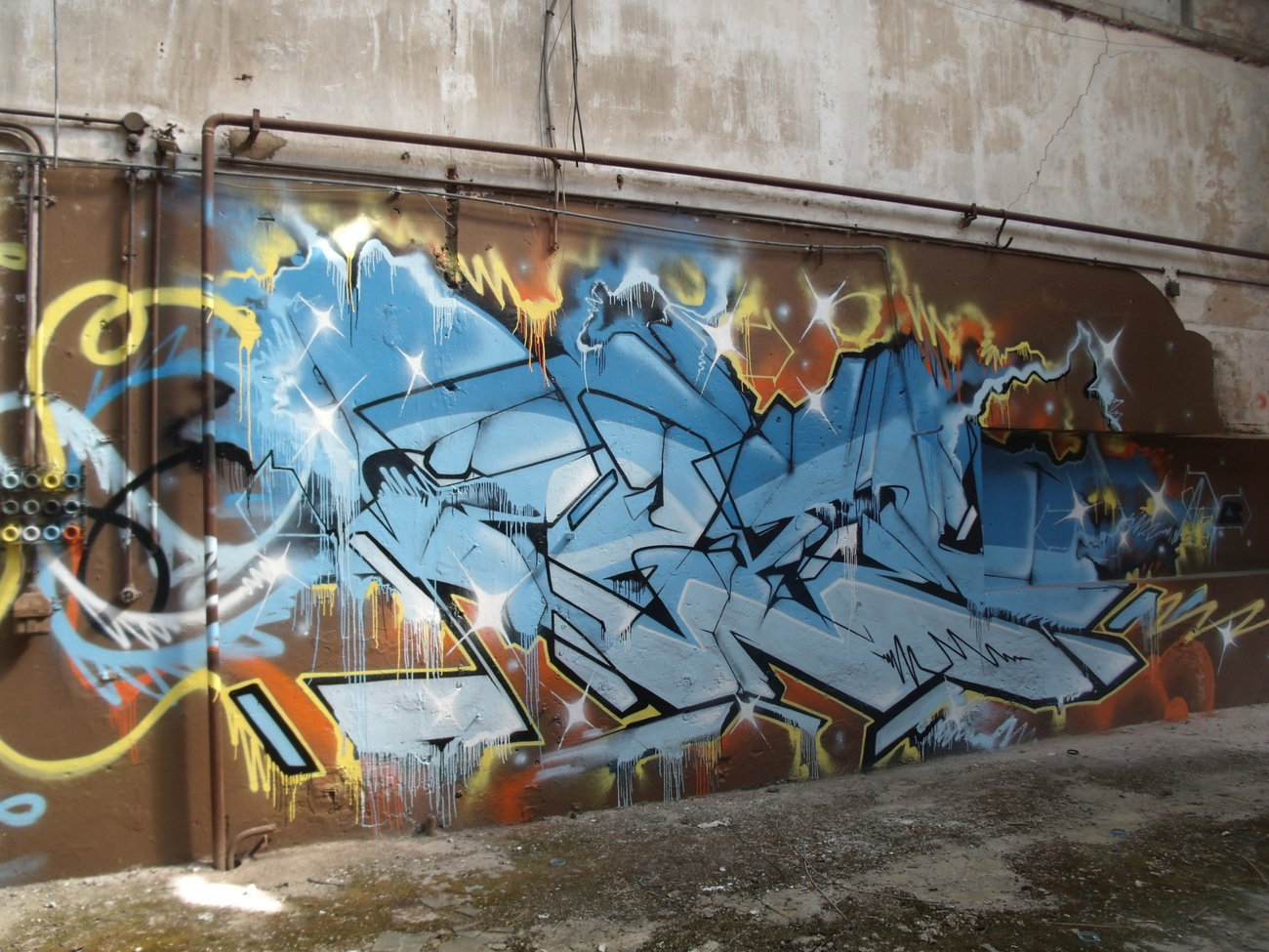 Graffiti Wall in Trier - Photo by Grafilzer - kaos, love