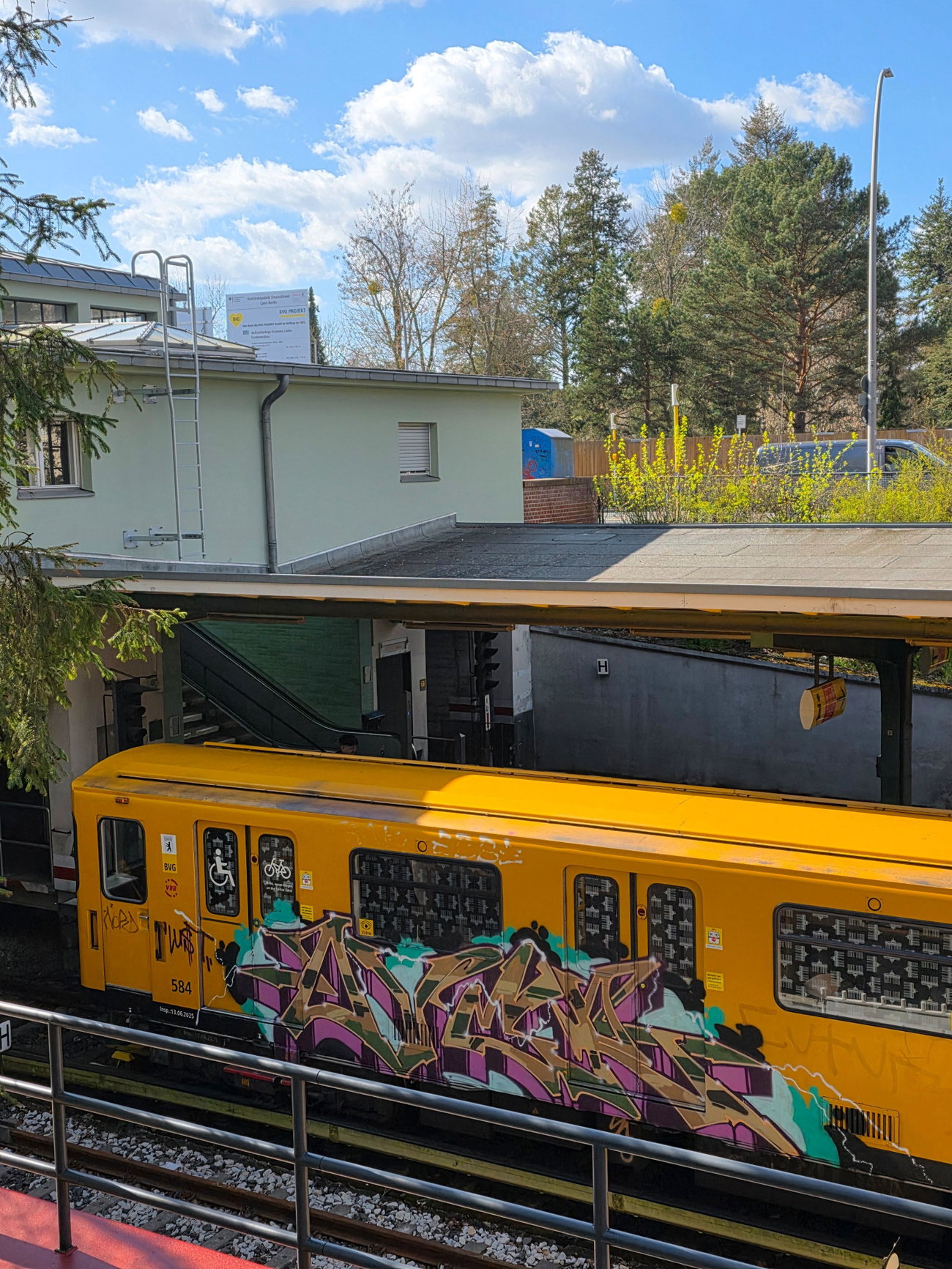 Graffiti Train - Photo by Grafmessie
