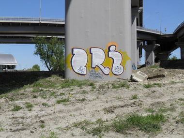 Graffiti Bombing - Photo by Grehuoz - ori, rtau, wall (2013)