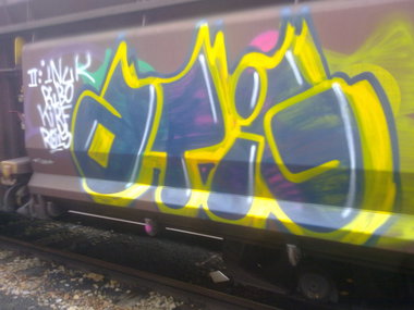 Graffiti Train - Photo by Grossatig - cargo, throw, up
