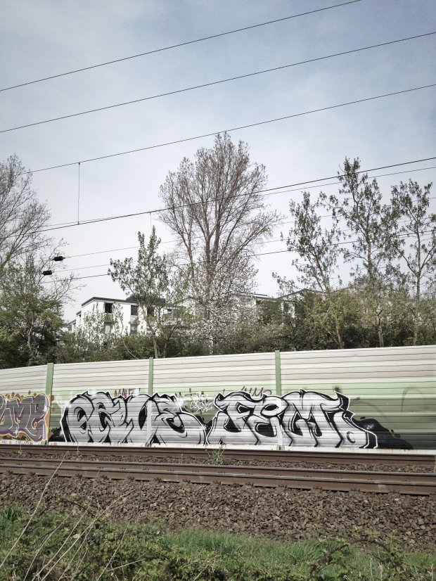 Graffiti Bombing in Neuss - Photo by Grover - Grove, Grover, Femo (2014)