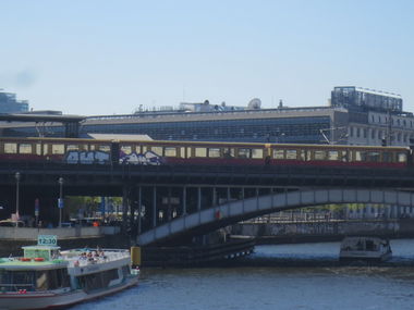 Graffiti Train in Berlin - Photo by Grumbeer - OUT, ANC, Berlin (2014)