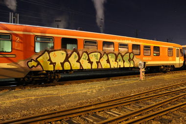 Graffiti Train - Photo by Grumbeer - Etcetera's, ETC (2014)