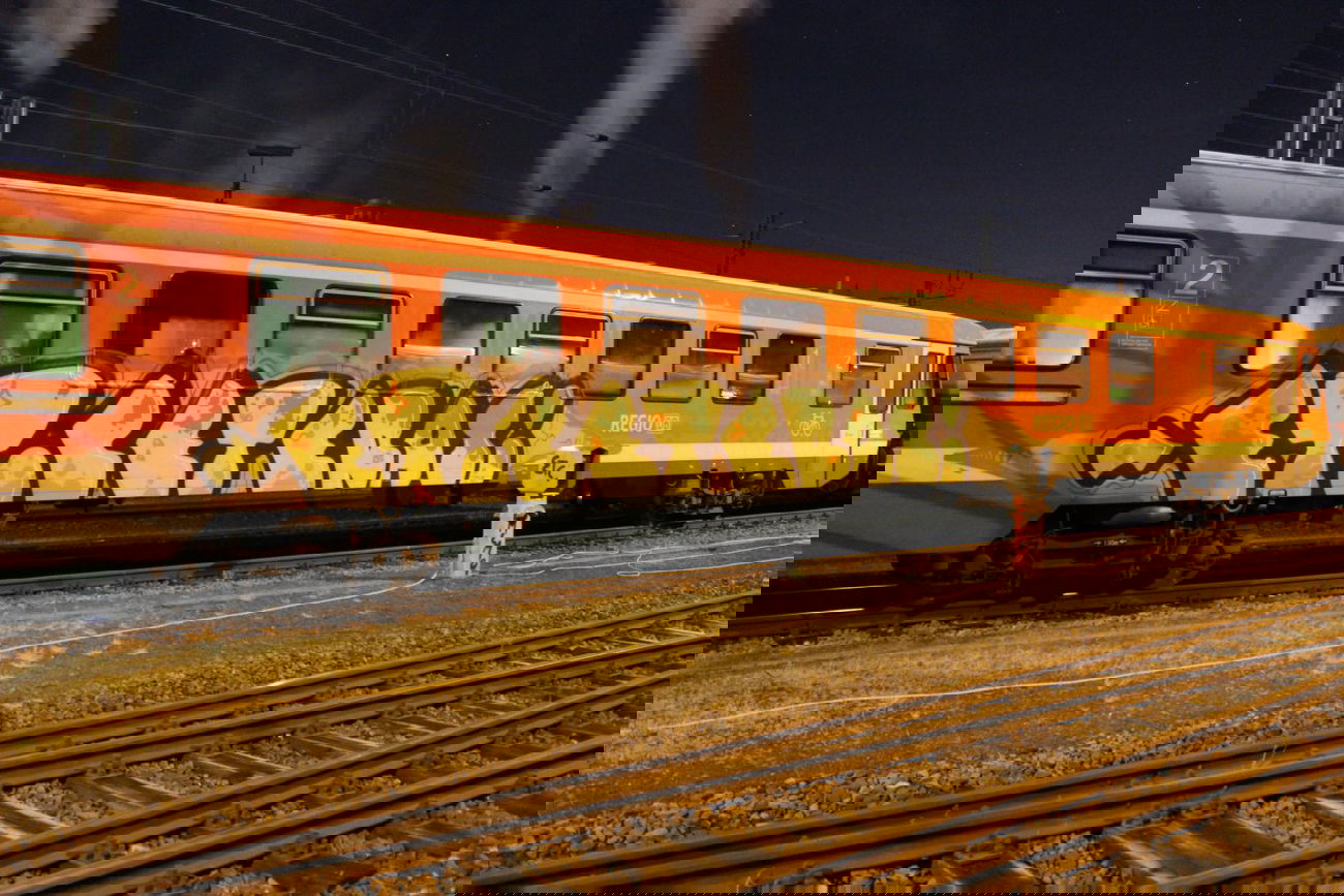 Graffiti Train - Photo by Grumbeer - Etcetera's, ETC (2014)