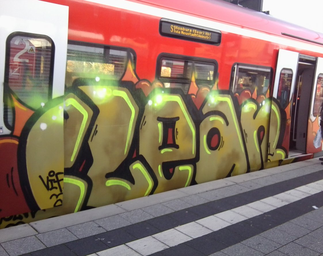 Graffiti Train in Kaiserslautern - Photo by Grumbeer - Clean