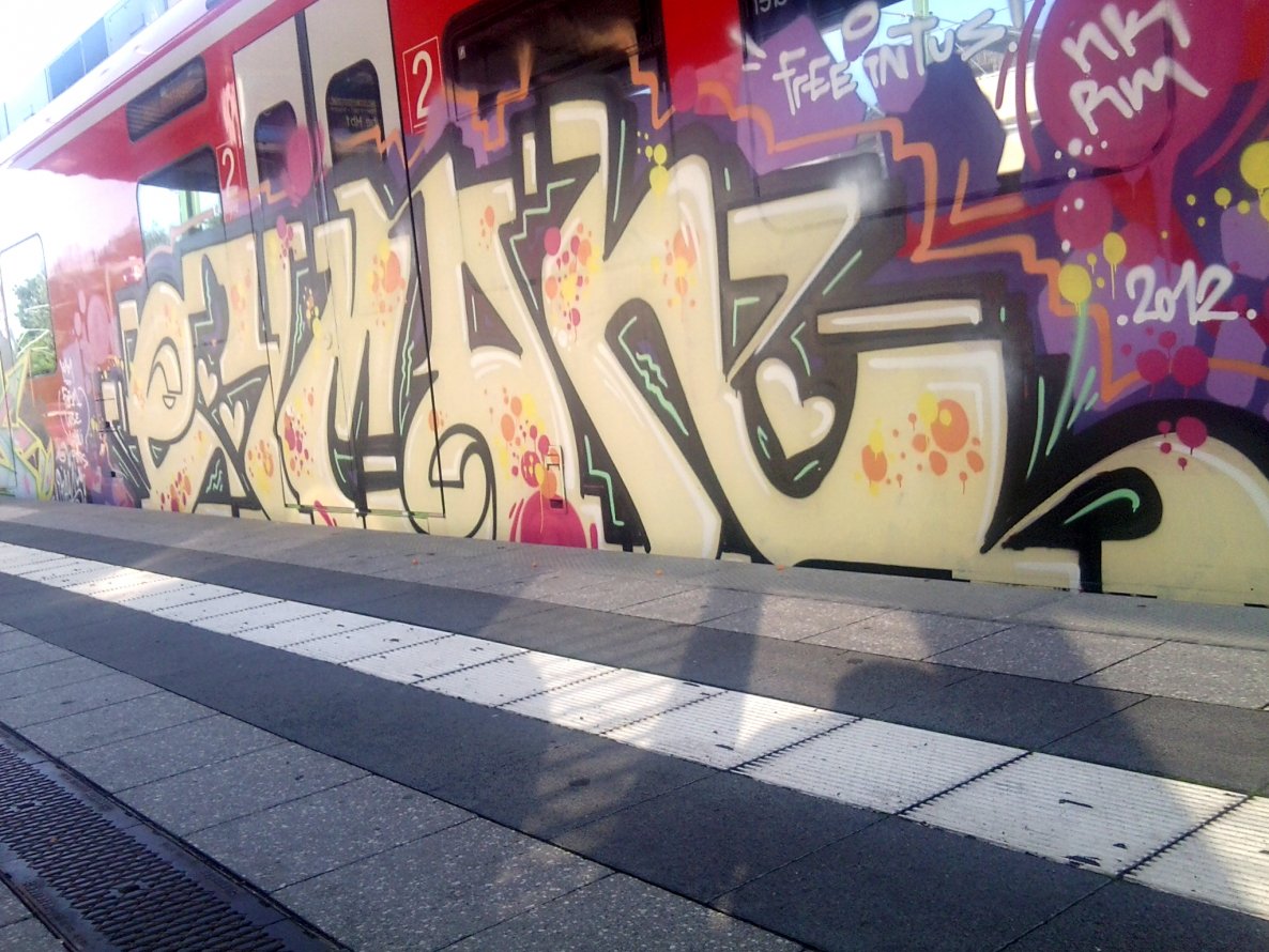 Graffiti Train - Photo by Grumbeer - Eyman