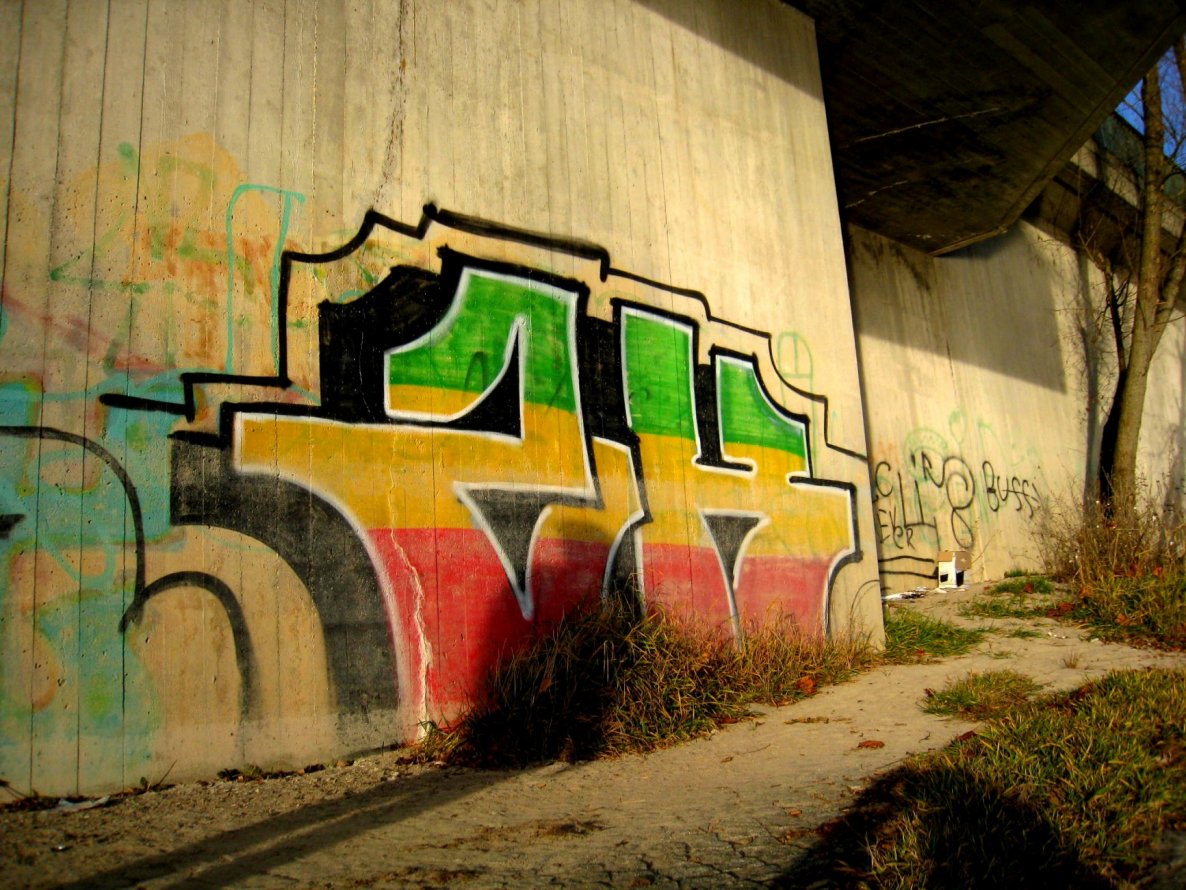 Graffiti Bombing in Passau - Photo by GuSinP - Passau, Bayern