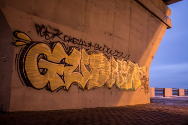 Graffiti Bombing - Photo by Gudwin - gudwin