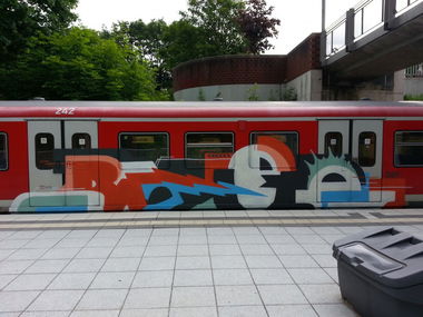 Graffiti Train in Hamburg - Photo by GurkenGlas - dsf, rache, rage (2013)