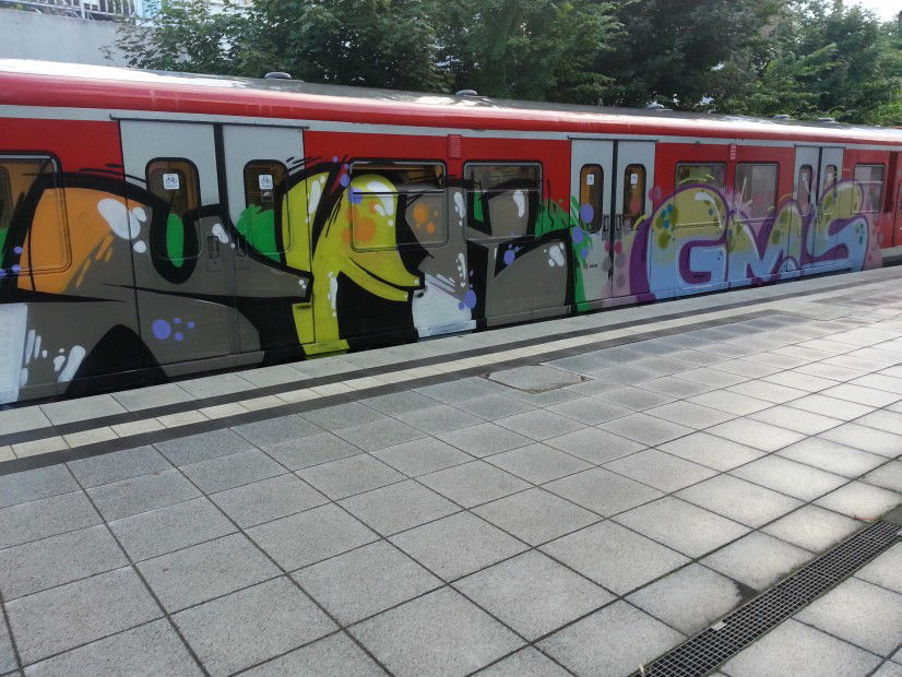 Graffiti Train in Hamburg - Photo by GurkenGlas - SFK, GMS, REGIE (2013)