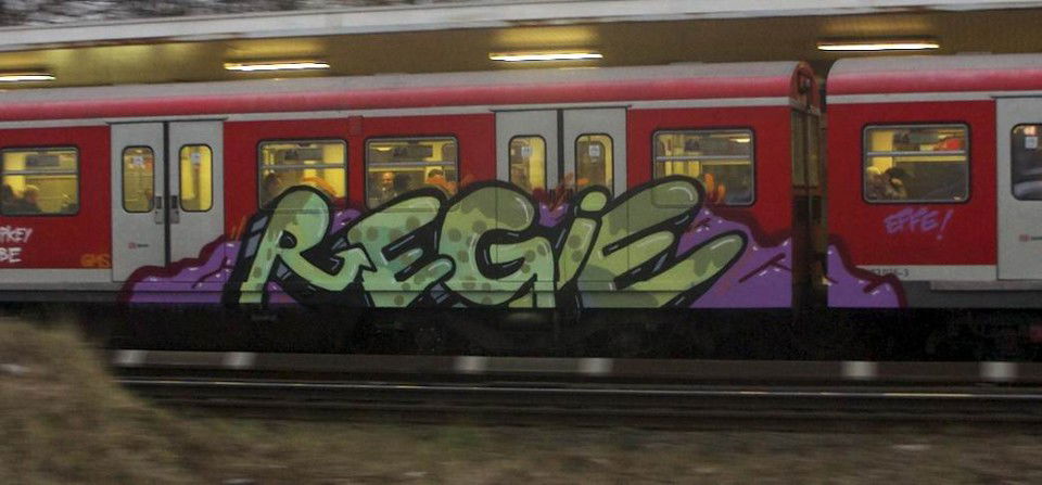 Graffiti Train - Photo by GurkenGlas
