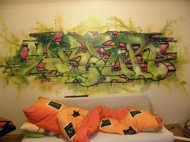 Graffiti Wall - Photo by GurkenGlas