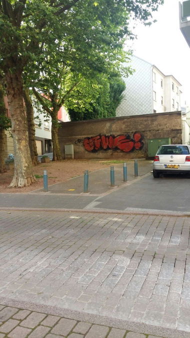 Graffiti Bombing - Photo by Gw17
