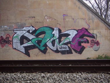 Graffiti Bombing - Photo by Gw17