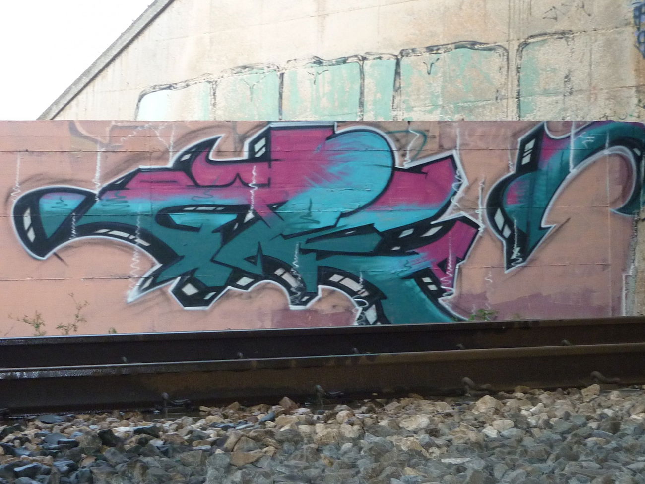 Graffiti Wall - Photo by Gw17