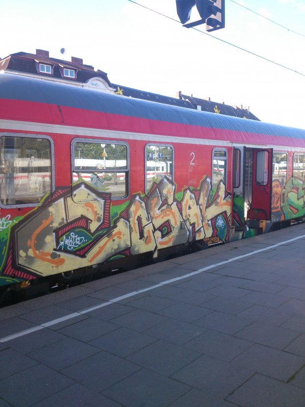 Graffiti Train in Hamburg - Photo by HAMBURG7 - cosak, mck, regio (2013)