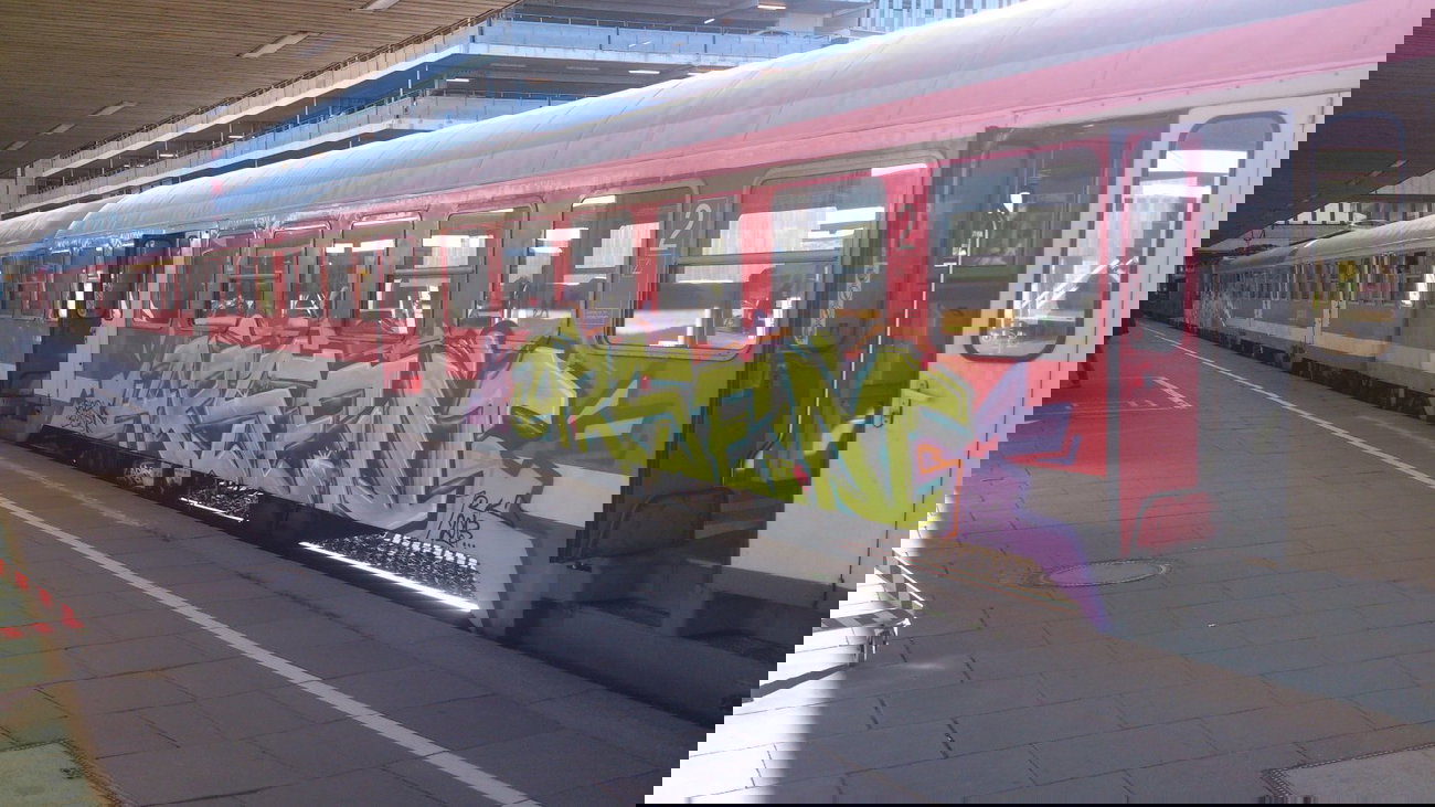 Graffiti Train in Hamburg - Photo by HAMBURG7 - arsen, regio, hamburg (2013)