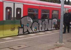 Graffiti Train in Hamburg - Photo by HAMBURG7 - round, lons, ahoy (2013)