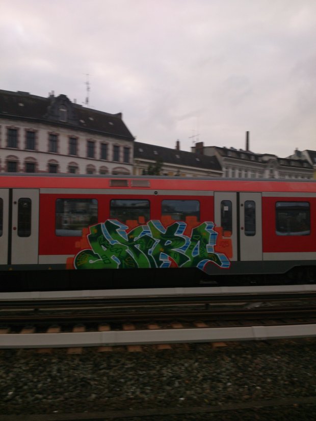 Graffiti Train in Hamburg - Photo by HAMBURG7 - akro, teck, teck9 (2013)