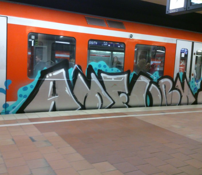Graffiti Train in Hamburg - Photo by HAMBURG7 - s-bahn, hamburg (2013)