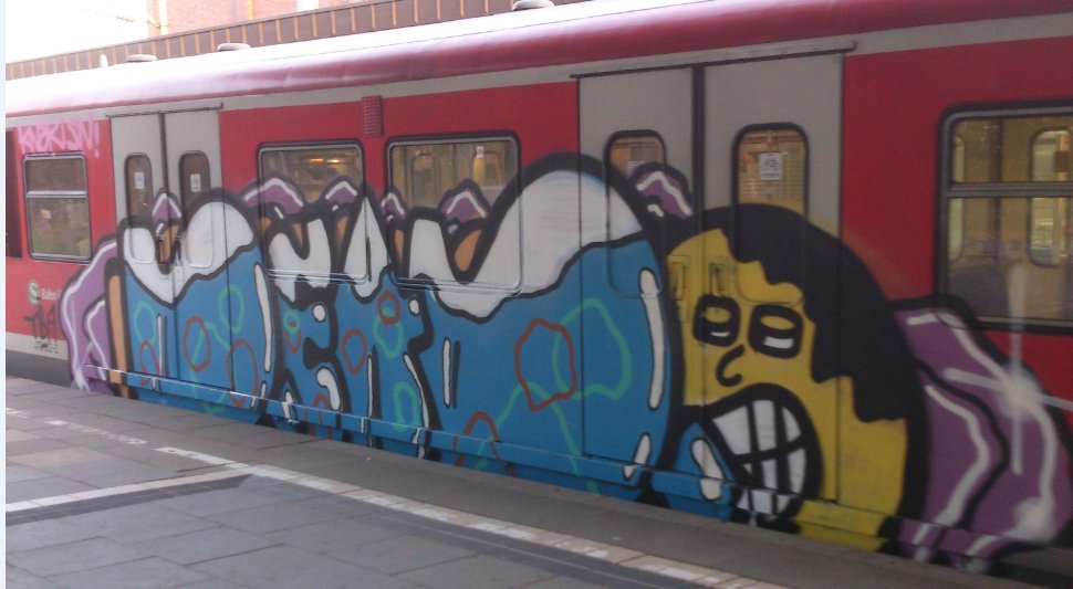 Graffiti Train in Hamburg - Photo by HAMBURG7 - dead, rache, tba (2013)
